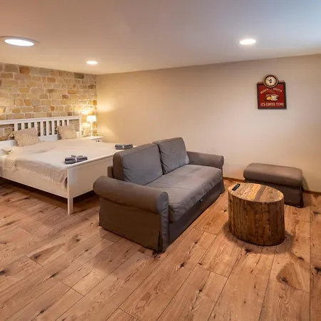 Апартаменты Prague West - Quite Terrace Chyne *