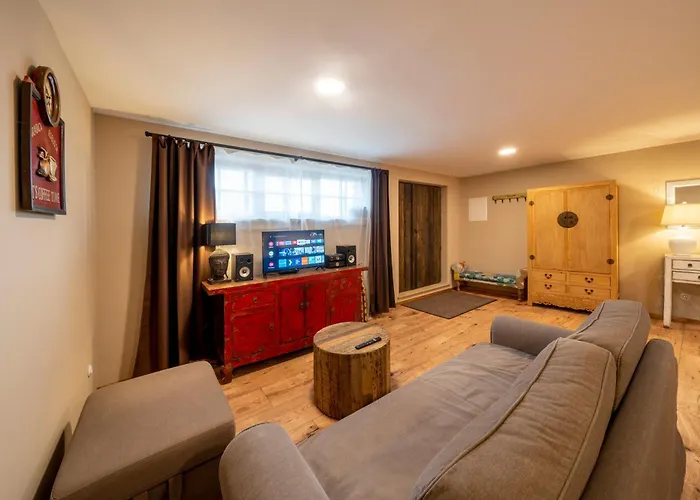 Flat - Sleeps 3 - Parking - Wifi * Hostivice