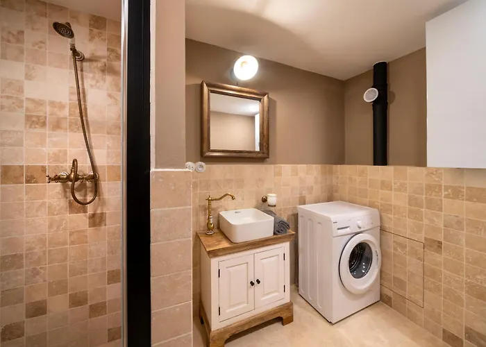 Apartment Flat - Sleeps 3 - Parking - Wifi Hostivice