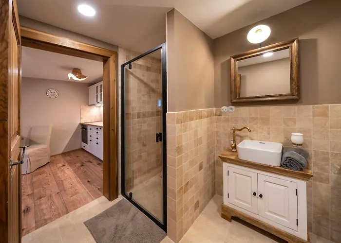 Flat - Sleeps 3 - Parking - Wifi * Hostivice