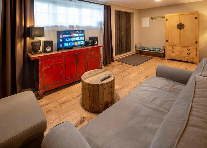 Flat - Sleeps 3 - Parking - Wifi *